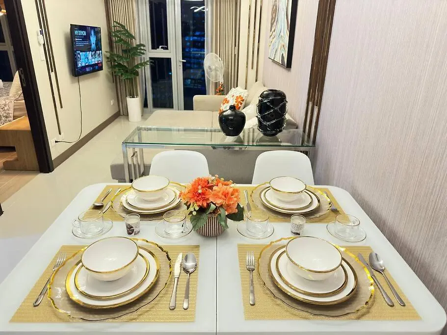Executive Stay With Balcony & Malls At Uptown Bgc Manila Apartment