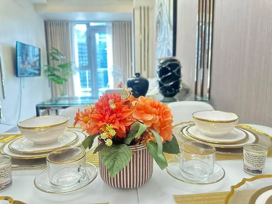 Apartment Executive Stay With Balcony & Malls At Uptown Bgc Manila