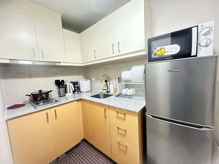Executive Stay With Balcony & Malls At Uptown Bgc Manila