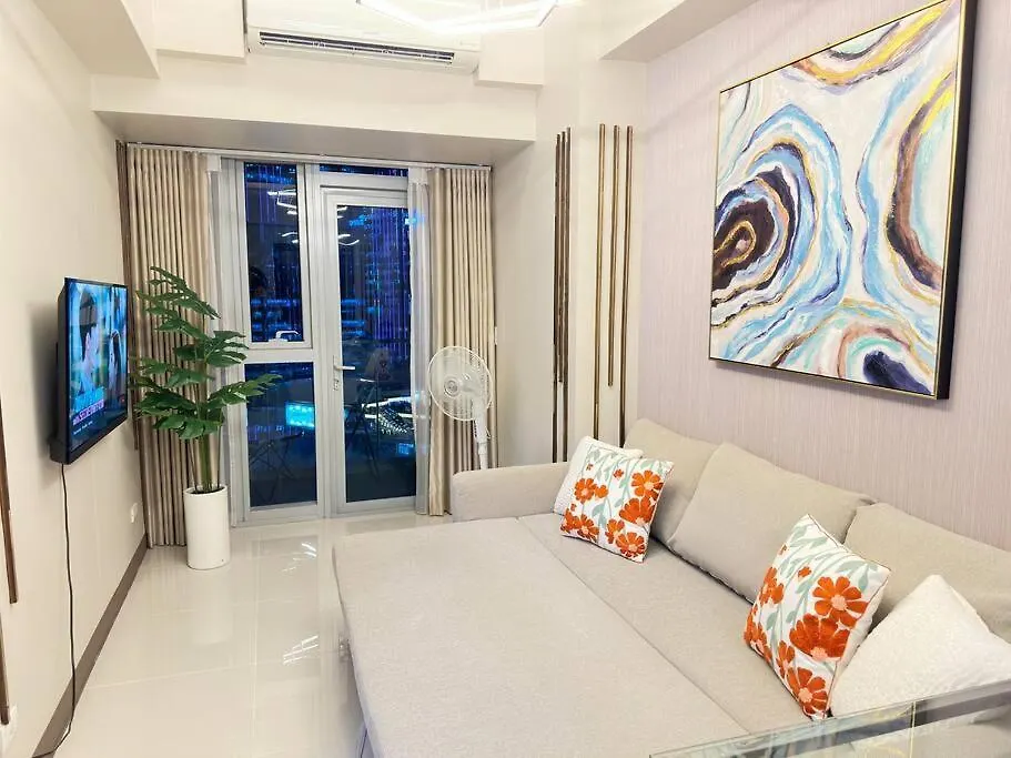 Apartment Executive Stay With Balcony & Malls At Uptown Bgc Manila