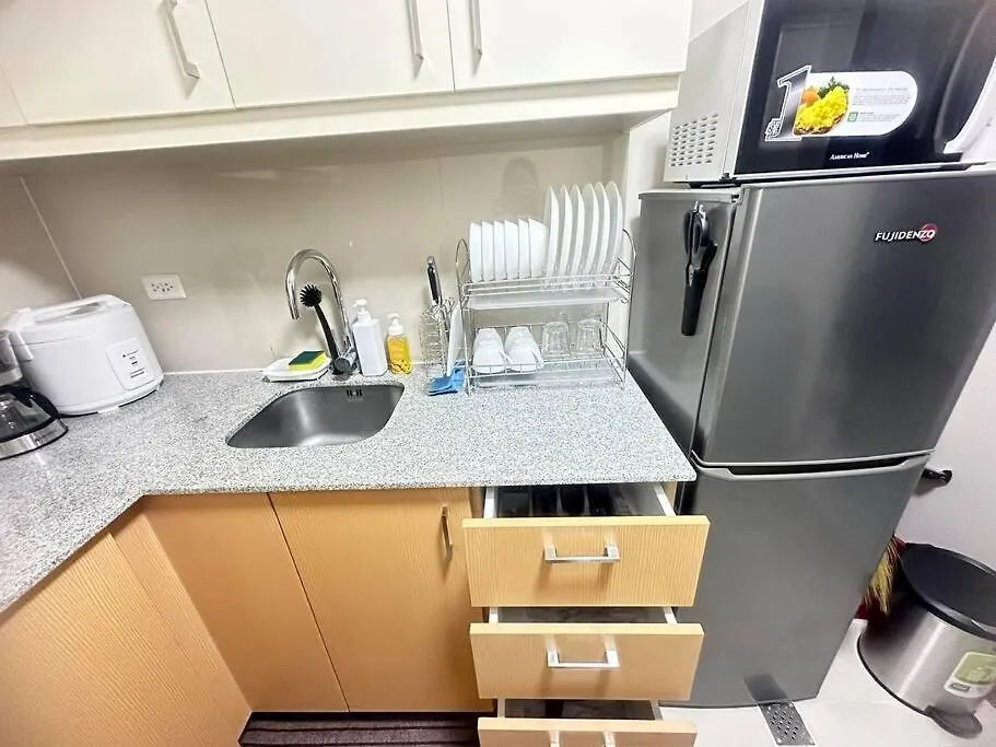 Apartment Executive Stay With Balcony & Malls At Uptown Bgc Manila