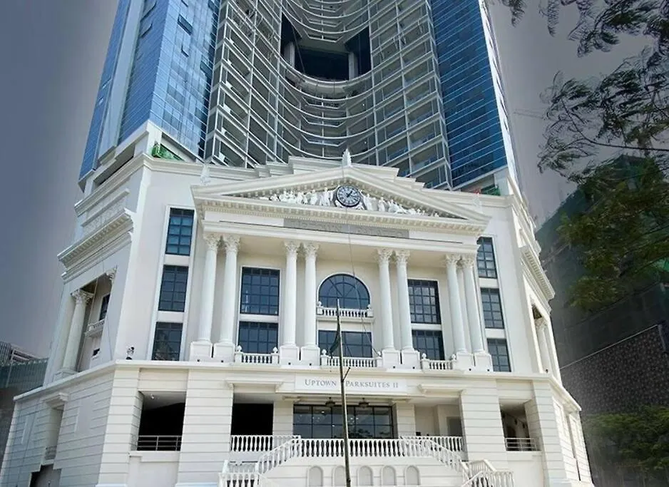 Executive Stay With Balcony & Malls At Uptown Bgc Manila