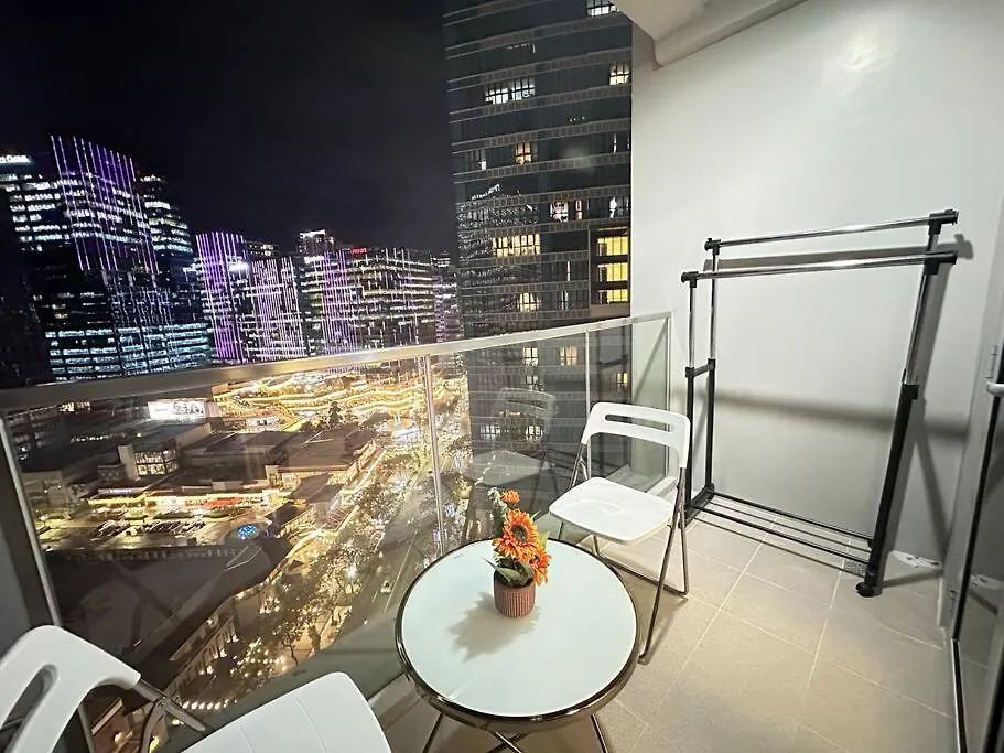 Apartment Executive Stay With Balcony & Malls At Uptown Bgc Manila