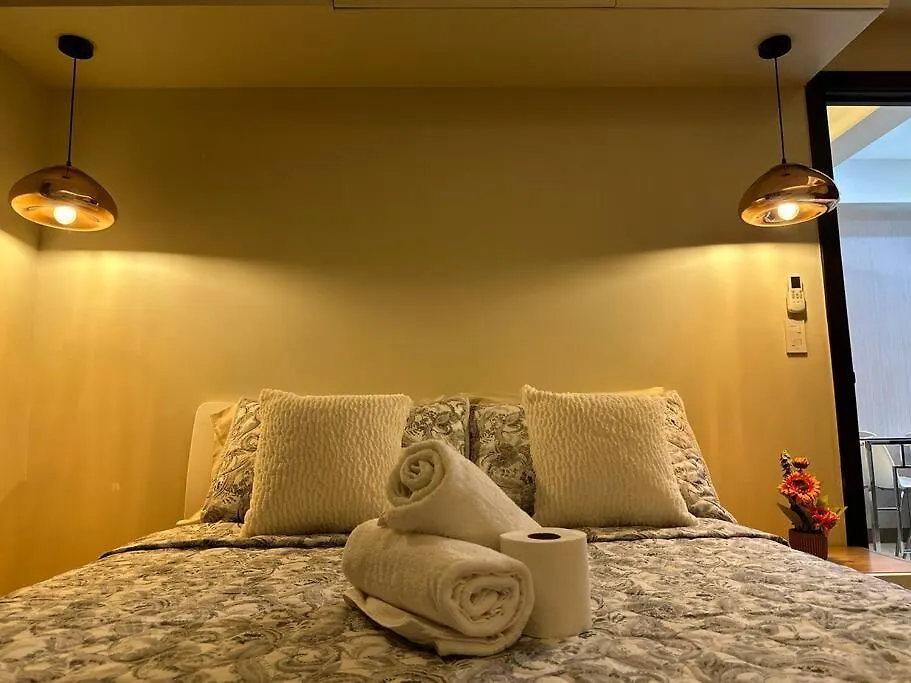 Executive Stay With Balcony & Malls At Uptown Bgc Manila Apartment