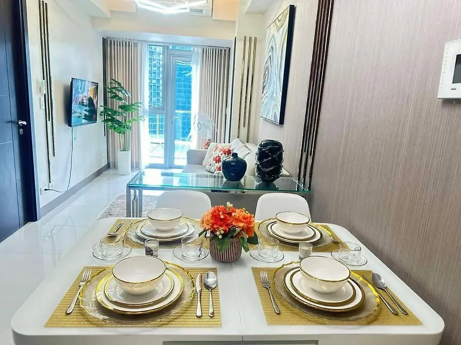 Executive Stay With Balcony & Malls At Uptown Bgc Manila Philippines