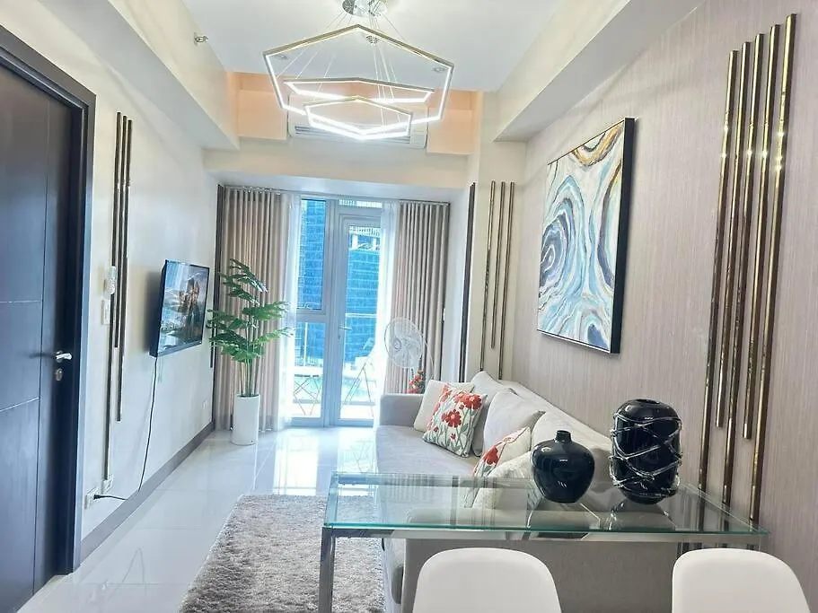 Apartment Executive Stay With Balcony & Malls At Uptown Bgc Manila Philippines