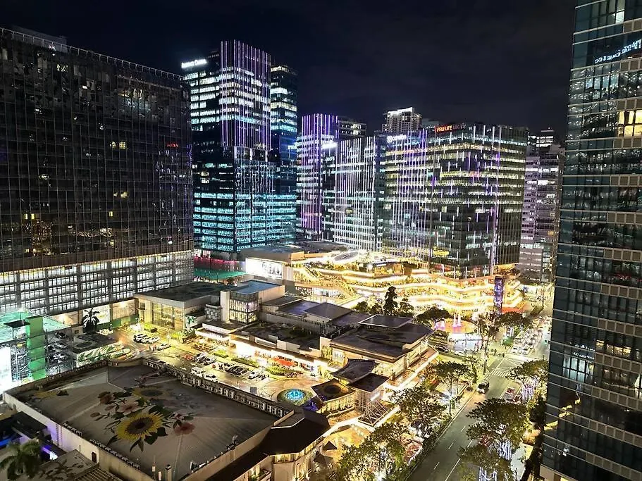 Executive Stay With Balcony & Malls At Uptown Bgc Manila