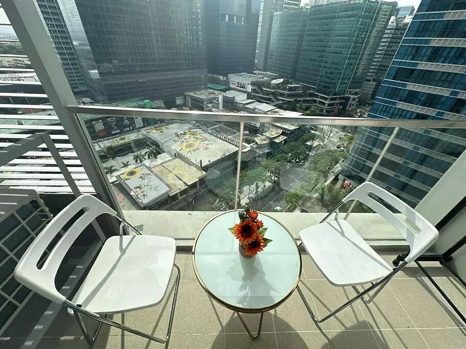 Apartment Executive Stay With Balcony & Malls At Uptown Bgc Manila
